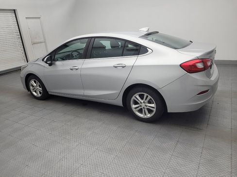 Used 2017 Chevrolet Cruze LT w/ Convenience Package FWD image 3