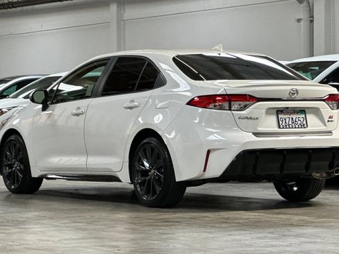 Used 2026 Toyota Corolla SE w/ SE Premium Package FWD image 6