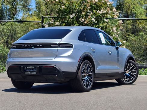 Used 2025 Porsche Macan Electric w/ Premium Package RWD image 7