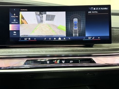Used 2024 BMW i7 xDrive60 image 25