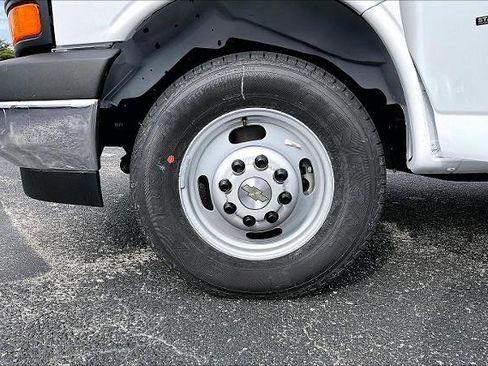New 2025 Chevrolet Express 3500 w/ Power Convenience Package image 8