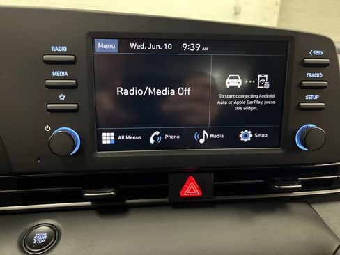 Used 2025 Hyundai Elantra Sport FWD image 19