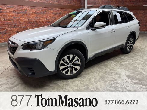 Used 2020 Subaru Outback Premium w/ Popular Package #1 AWD/4WD image 1