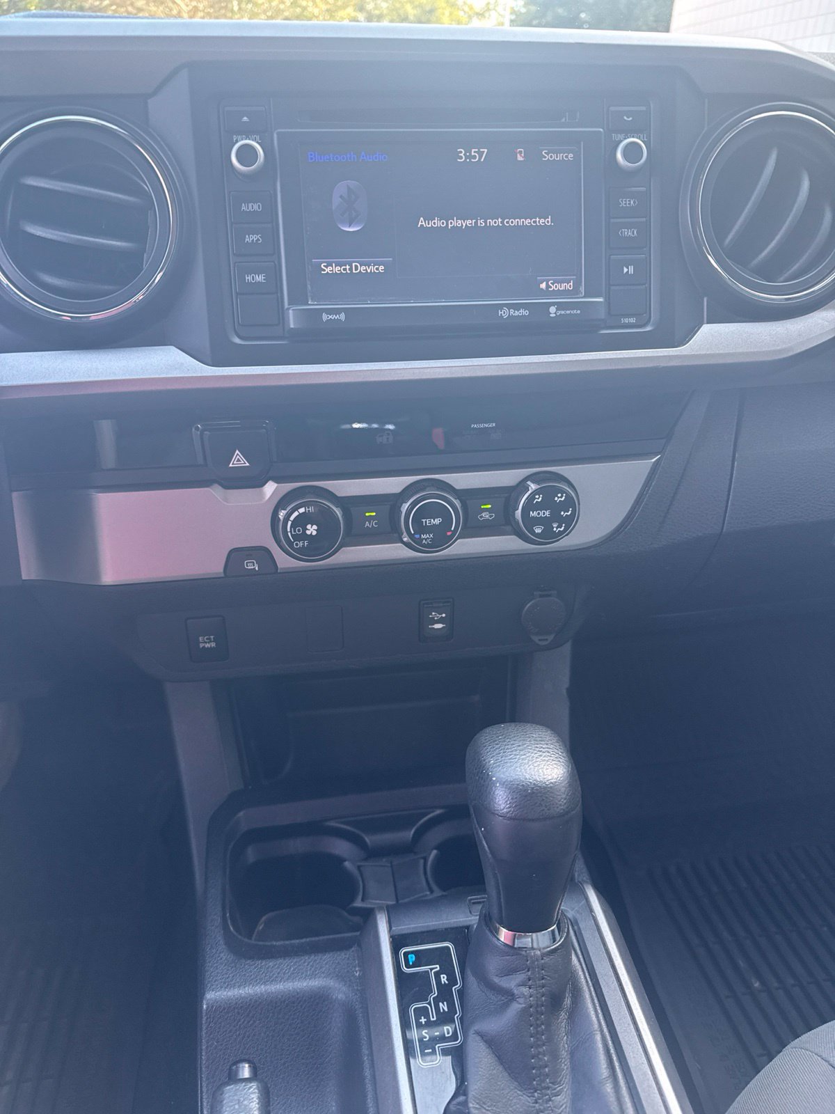 Used 2017 Toyota Tacoma SR5 w/ Tow Package RWD image 3