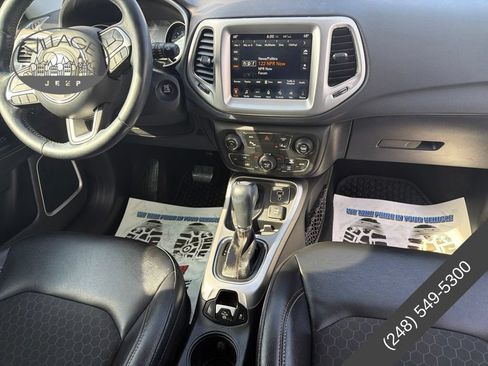 Used 2018 Jeep Compass Latitude w/ Popular Equipment Group AWD/4WD image 10