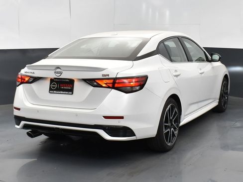 New 2025 Nissan Sentra SR image 2