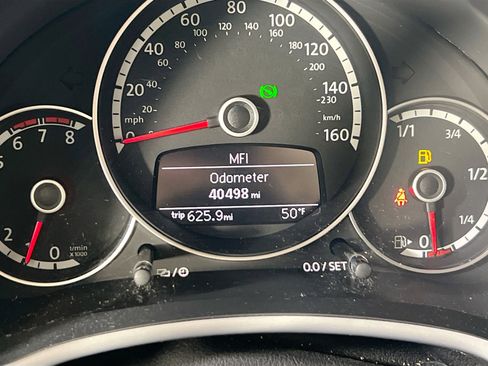 Used 2014 Volkswagen Beetle 2.5 image 12