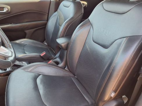 Used 2019 Jeep Compass Limited AWD/4WD image 3