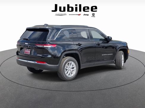 New 2025 Jeep Grand Cherokee Laredo X w/ Luxury Tech Group I RWD image 5