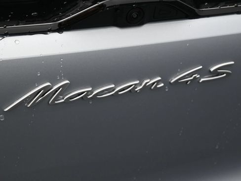 Certified 2025 Porsche Macan 4S Electric AWD/4WD image 9