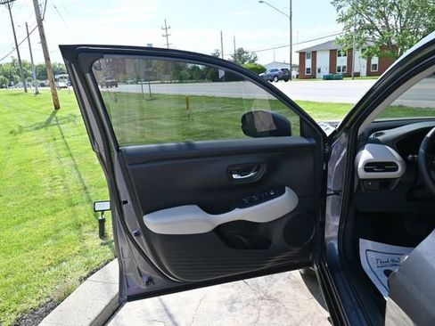 Used 2025 Honda HR-V EX-L image 25