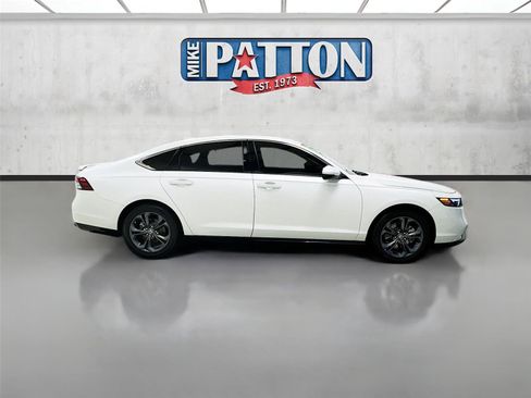 Used 2023 Honda Accord EX-L image 8