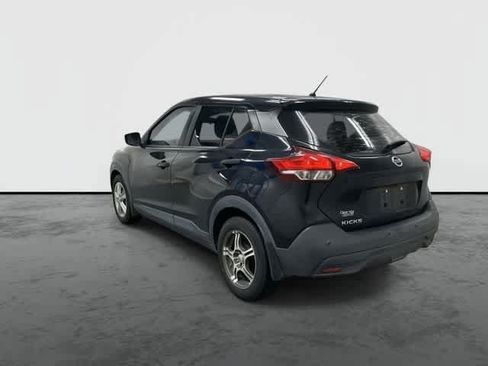 Used 2020 Nissan Kicks S FWD image 2