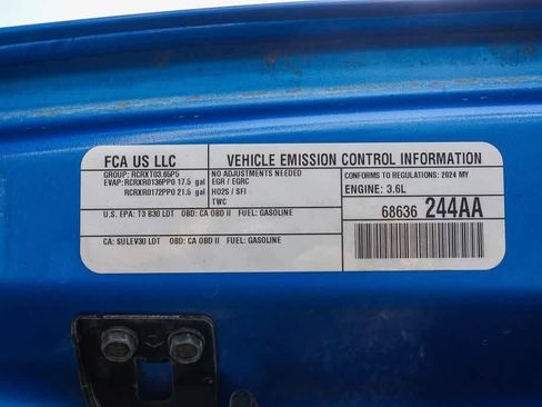 Used 2024 Jeep Wrangler Unlimited Rubicon AWD/4WD image 27