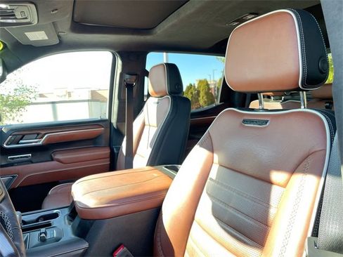 Used 2025 GMC Sierra 1500 Denali Ultimate image 10