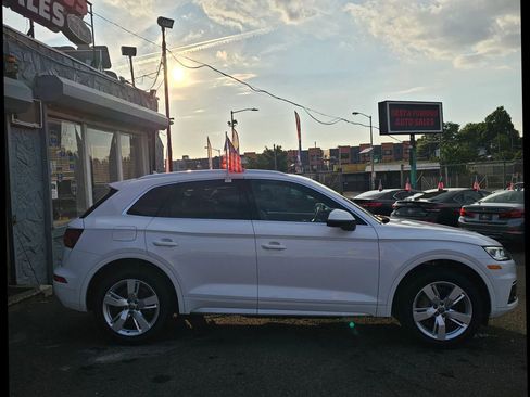 Used 2019 Audi Q5 2.0T Premium Plus w/ Premium Plus Package image 3