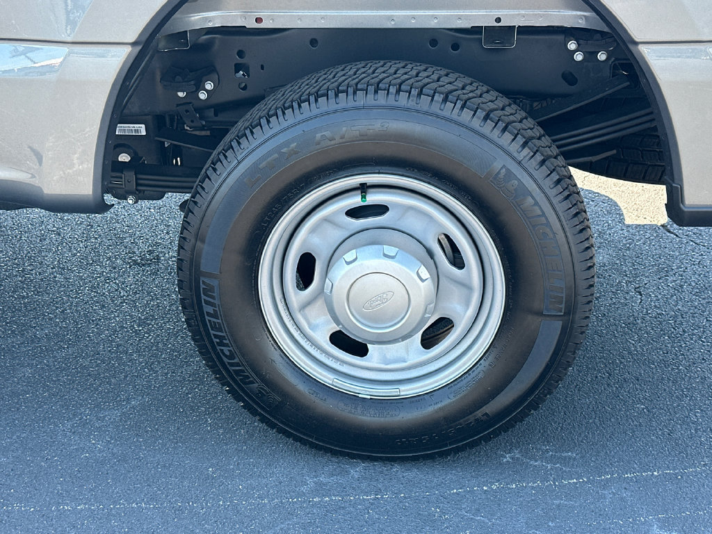 New 2025 Ford F250 XL w/ 360-Degree Camera Package RWD image 17