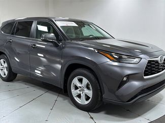 Certified 2024 Toyota Highlander LE video 3