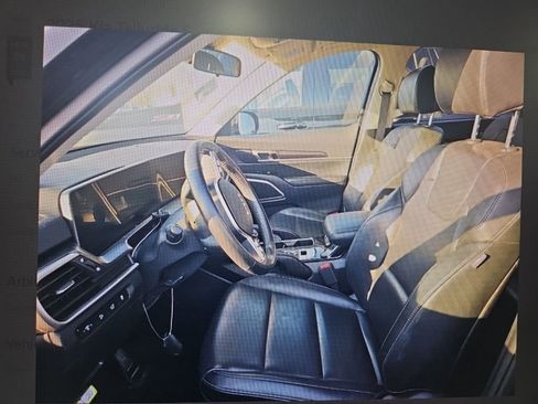 Used 2025 Kia Telluride S image 6