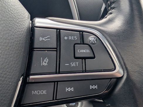 Used 2021 Toyota Highlander XSE image 23