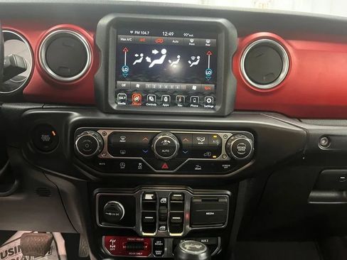 Used 2022 Jeep Wrangler Unlimited Rubicon w/ Steel Bumper Group AWD/4WD image 24