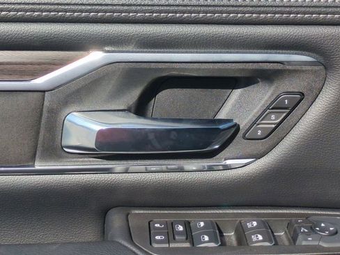 New 2025 RAM 1500 Laramie AWD/4WD image 27