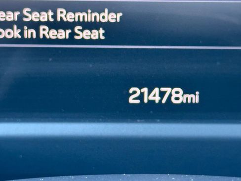 Used 2024 GMC Acadia Denali image 4