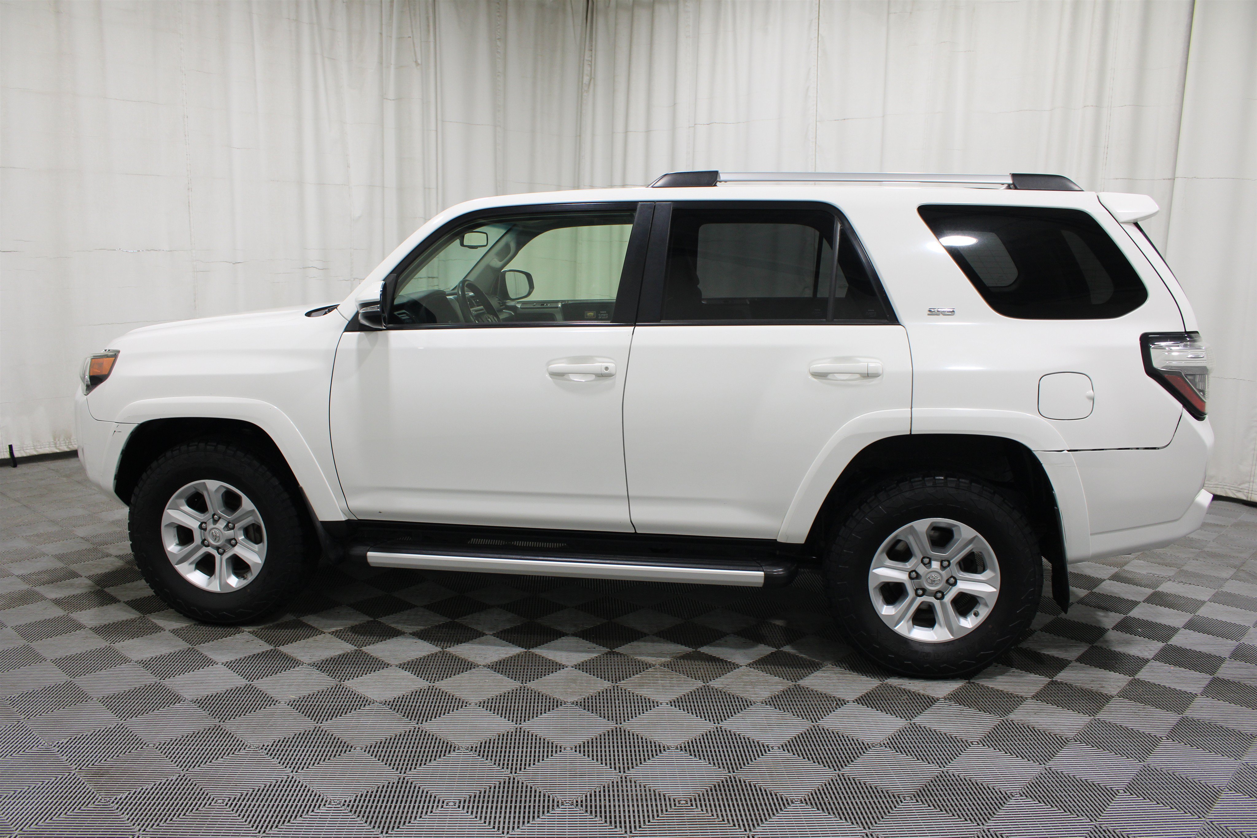 Used 2019 Toyota 4Runner SR5 Premium AWD/4WD image 32
