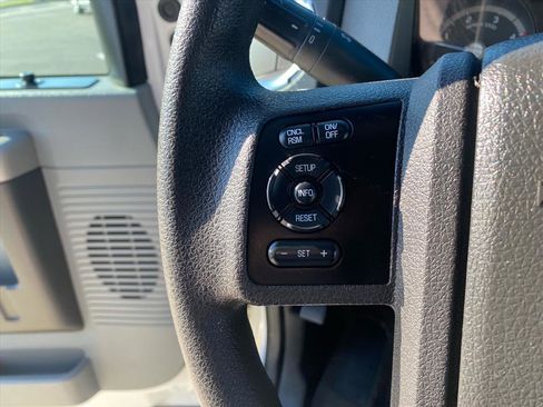 Used 2015 Ford F250 XLT w/ XLT Interior Package image 28