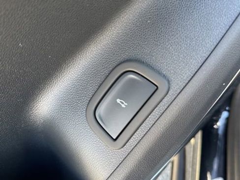 New 2026 Chevrolet Traverse High Country w/ LPO, Floor Liner Package AWD/4WD image 14