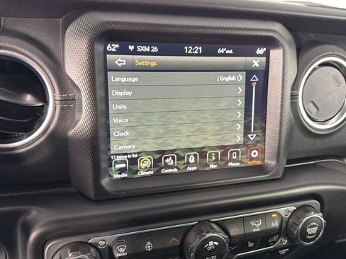 Used 2022 Jeep Wrangler Unlimited Sahara w/ Cold Weather Group AWD/4WD image 36