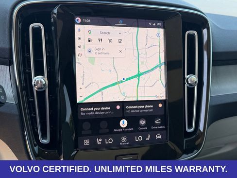 Certified 2026 Volvo XC40 B5 Plus AWD/4WD image 24