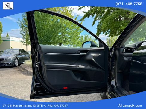 Used 2021 Toyota Camry SE FWD image 10
