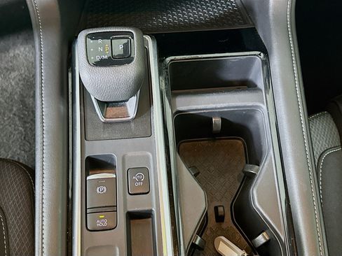 Used 2025 Nissan Pathfinder SV FWD image 24