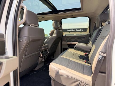 Used 2025 Ford F250 Platinum w/ Platinum Plus Package AWD/4WD image 9