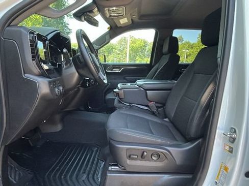 Used 2024 Chevrolet Silverado 1500 LT AWD/4WD image 32