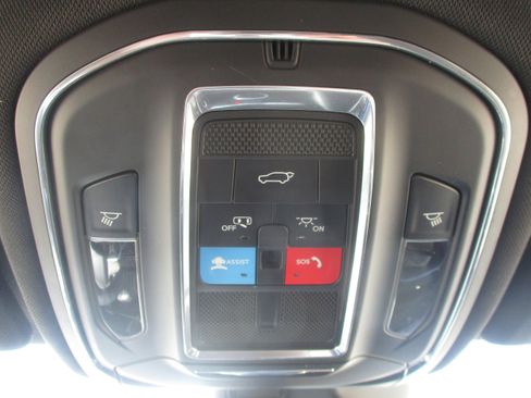Used 2024 Jeep Grand Cherokee L Laredo AWD/4WD image 30