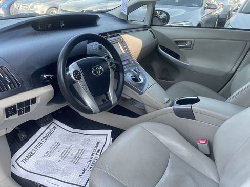 Used 2013 Toyota Prius Two FWD image 10