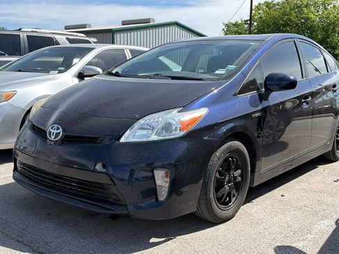 Used 2014 Toyota Prius Two image 15