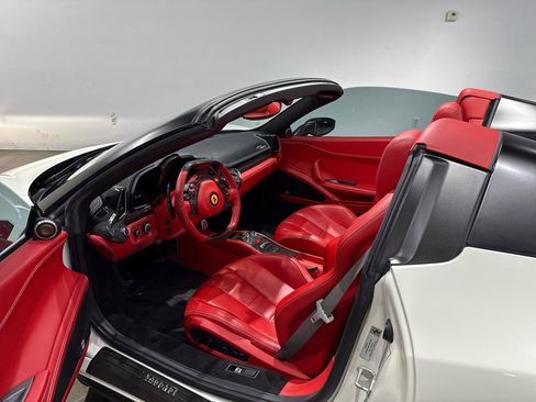 Used 2015 Ferrari 458 Spider RWD image 45