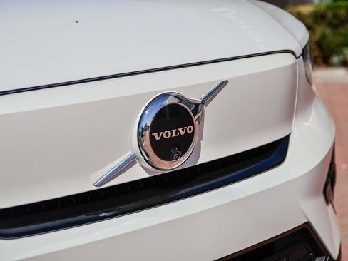 Used 2023 Volvo C40 P8 Recharge Plus image 13