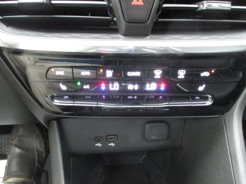 Used 2024 Buick Encore GX Avenir w/ Avenir Convenience Package FWD image 21