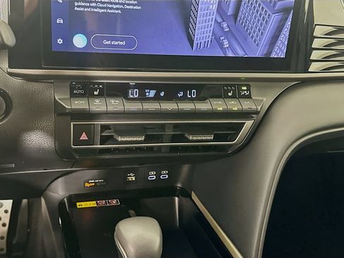 Used 2025 Toyota Camry XSE FWD image 16
