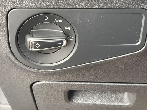 Certified 2023 Volkswagen Tiguan SE R-Line image 16