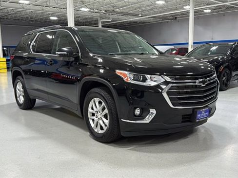 Certified 2020 Chevrolet Traverse LT w/ LPO, Floor Liner Package image 2