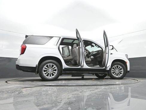 Used 2022 GMC Yukon SLT w/ SLT Premium Package image 60