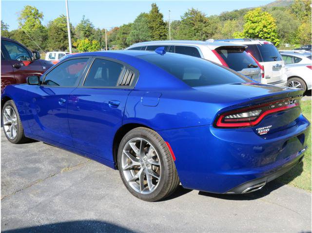 Used 2022 Dodge Charger SXT w/ Plus Group RWD image 2