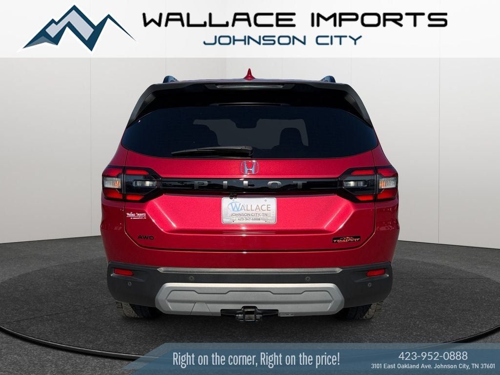 Used 2025 Honda Pilot TrailSport image 4