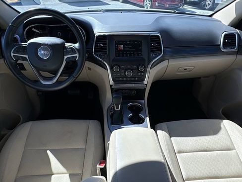 Used 2021 Jeep Grand Cherokee Laredo image 22