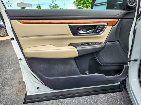 Used 2022 Honda CR-V Touring image 16